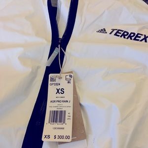 Adidas’s Unisex Runners Jacket